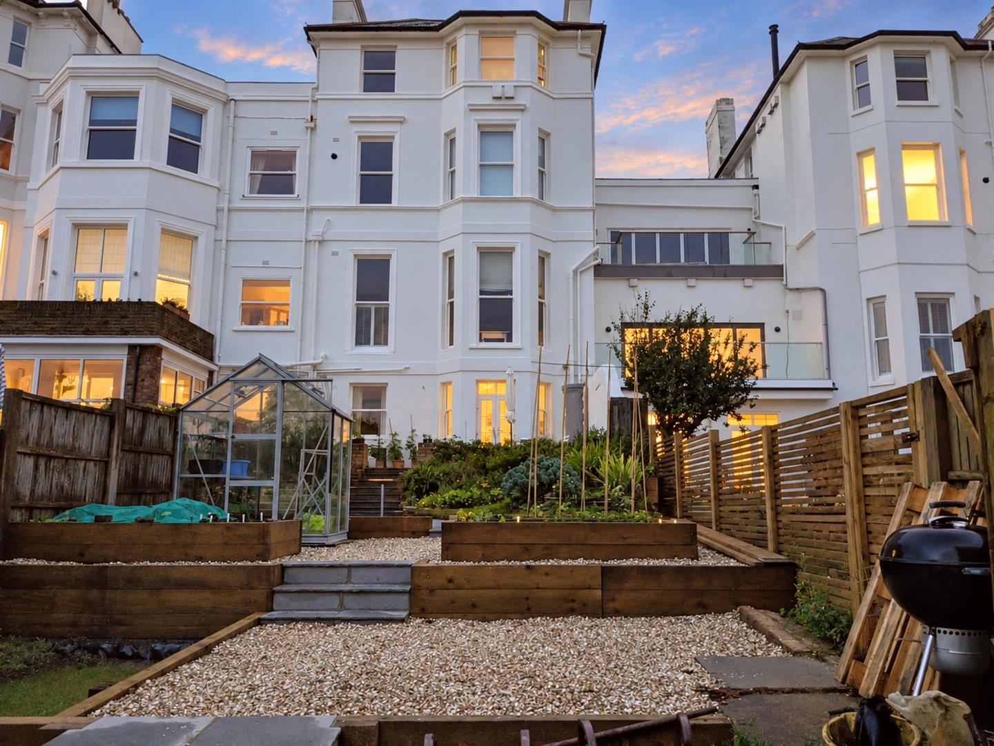 2 bed property in West Hill Road, St Leonards-On-Sea